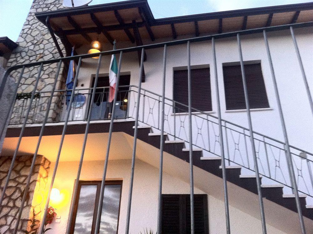 Guest House Villa De Ros Salo Luaran gambar